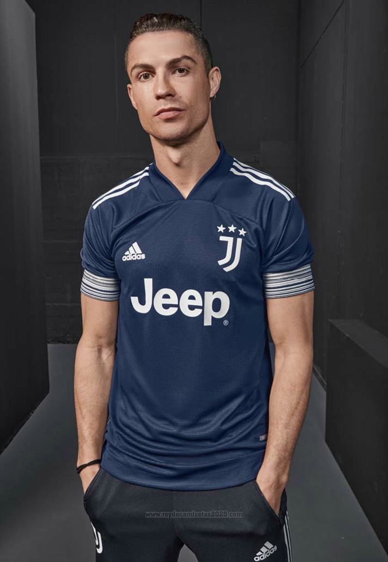 Juventus-2020-21-Away-CR7.jpg